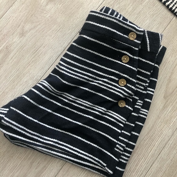 Sailor button navy white shorts - Picture 5 of 5